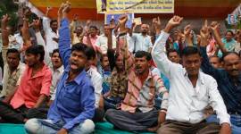 dalits, gujarat dalits, saurashtra region, Una, dalits attacked, Dalits gather outside court, dalit protest, dalit protests, gau rakshaks, gau rakshaks attack, india news, indian express news