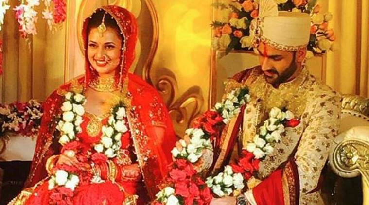 Divyanka tripathi wedding outlet lehenga pics