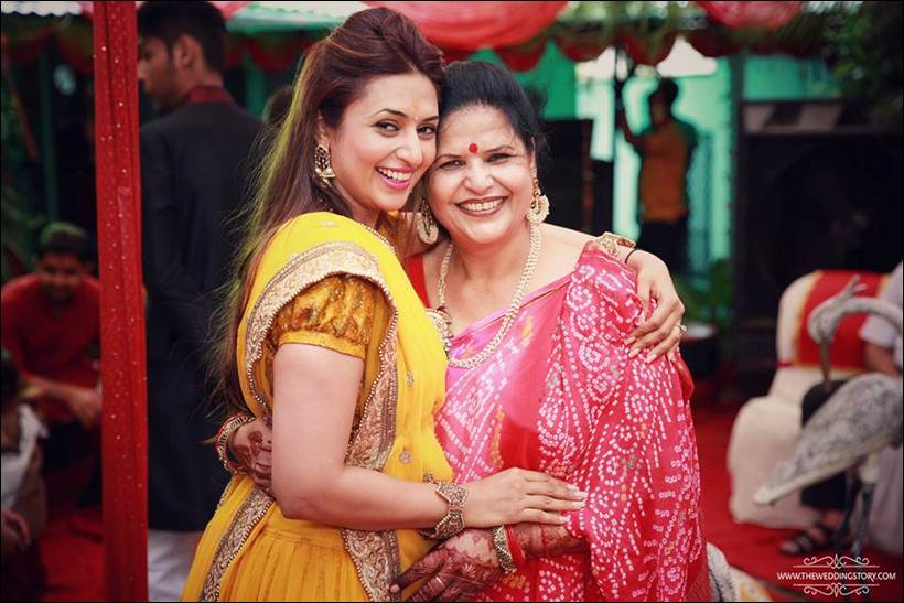 Divyanka Tripathi, Divyanka Tripathi wedding, Vivek Dahiya, Vivek Dahiya wedding, Yeh Hai Mohabbatein Ishita, ishita wedding, Yeh Hai Mohabbatein, Divyanka Tripathi haldi, Divyanka Tripathi pics, Divyanka Tripathi wedding pics, Divyanka Tripathi mehndi, divyanka mom, divyanka parents