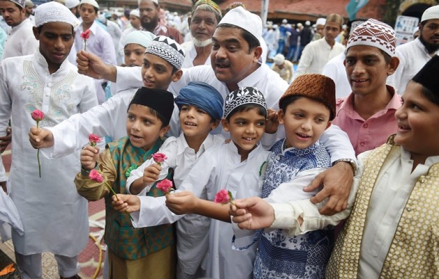 eid in india, eid, eid mubarak, eid photos, eid 2016, eid 2016 india, Eid-ul-Fitr, eid india, eid mubarak, eid mubarak 2016, Eid-ul-Fitr holiday, ramadan, ramadan 2016, ramadan 2016 india, ramadan eid 2016 date, ramadan eid 2016, eid al fitr 2016, eid date 2016, eid date in india, eid date 2016 in india, India News