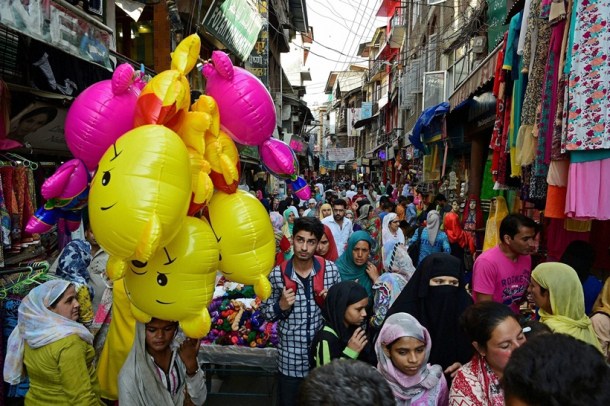 PHOTOS: India glitters in preparation of Eid al-Fitr 