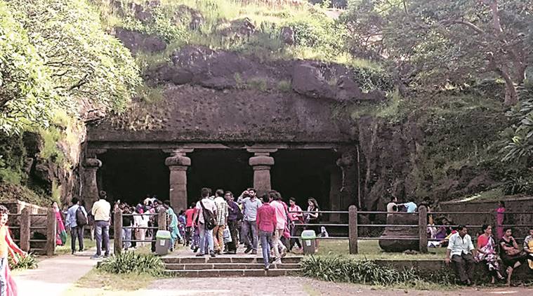 File:Gangadhara Cave 1 Sculpture Elephanta Island Mumbai Maharashtra India.jpg  - Wikimedia Commons