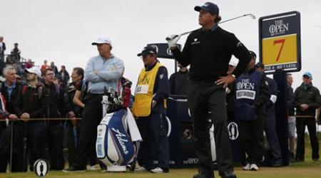 Phil Mickelson watches his tee shot on the seventh hole during the second round. (Source: Reuters)