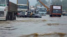 gurgaon, gurugram, gurgaon rain, gurgaon waterlogging, waterlogging gurgaon, gurgaon flood, gurgaon traffic, traffic in gurgaon, huda city centre metro station, gurgaon slums, slums in gurgaon, condition of gurgaon people, gurgaon temple, guru dronacharya temples, Sheetla Mata Mandir Road, gurgaon schools closed, gurgaon residents, indian express news, gurgaon news, gurgaon rain updates, gurgaon traffic updates, delhi, delhi news, indian express hardlook