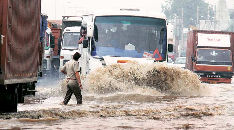 gurgaon, gurgaon jam, gurgaon waterlogging, gurgaon rains, gurgaon monsoon jam, gurgaon traffic, gurgaon news, ncr news, delhi news, india news, latest news