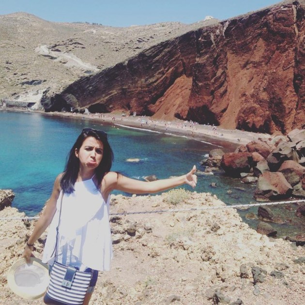 woman honeymoon without husband, huma mobin, hilarious photos of honeymoon without husband, greek tragedy, pakistani woman goes on honeymoon without husband