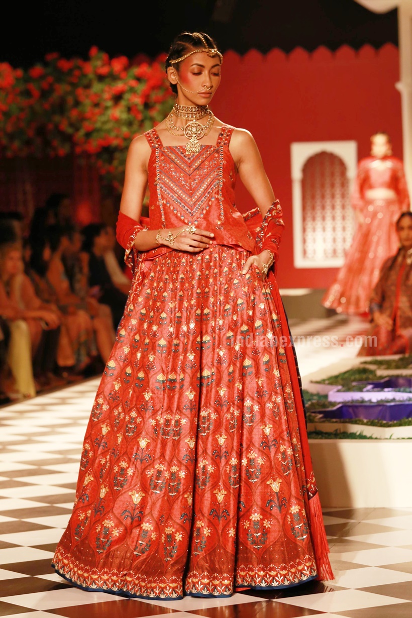 Buy Gul Bano Lehenga - Red Online from Anita Dongre