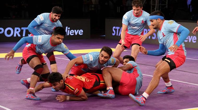 Pro Kabaddi Season 4: Jaipur Pink Panthers pip Bengaluru Bulls 24-22, ascend to top spot | Sports News,The Indian Express