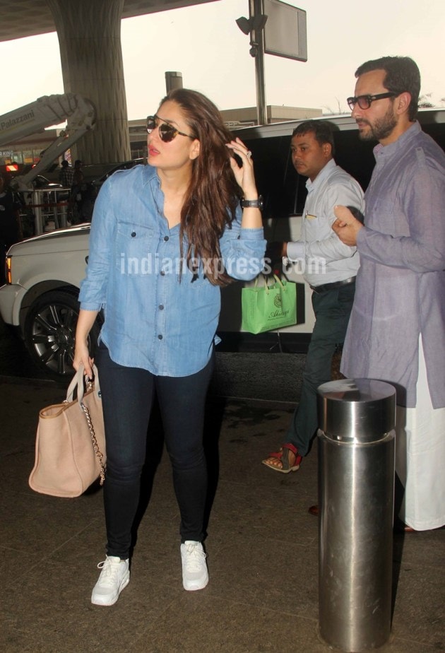 Kareena Kapoor Shows Off The Pregnancy Glow As She Boards