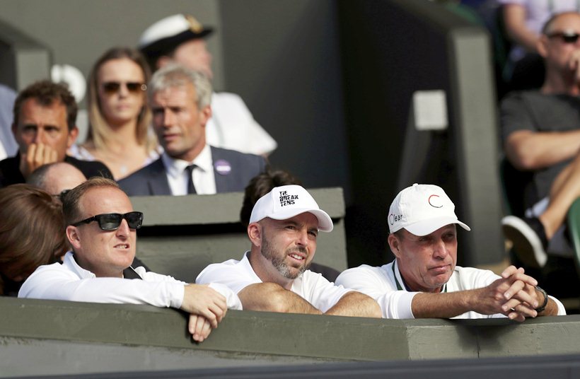 Wimbledon 2016, Wimbledon photos, Wimbledon images, Wimbledon 2016 photos, Wimbledon wallpaper, Roger Federer, Federer, Federer down photo, Federer down wallpaper, Federer wallpaper, Milos Raonic, Raonic, Federer Raonic, Federer Raonic photos, Andy Murray, Murray, Tomas Berdych, Murray Berdych, Murray Berdych photos, Murray Berdych images, tennis photos