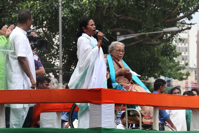 mahasweta devi, mahasweta devi death, noted writer mahasweta devi, mahasweta devi passes away, author mahasweta devi, social activist mahasweta devi