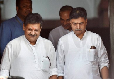 BJP, pathankot, kashmir, kashmir violence, kashmir valley, kashmir protest, kashmir unrest, terrorism, india terrorism, kashmir pakistan, pathankot airbase, pathankot attack, india terrorism, pakistan terrorism, india pakistan, indo pak, R K Singh, Kirti Azad, india news
