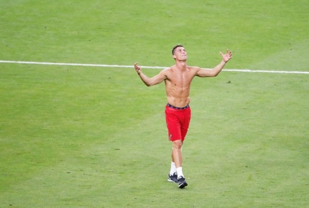 Euro 2016 Final, Portugal vs France: Portugal celebrate ...