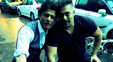 Shah Rukh Khan, srk salman, srk salman bike ride, srk salman pic, srk salman news, Salman Khan, Shah Rukh Khan salman khan, Shah Rukh Khan film, Shah Rukh Khan upcoming film, entertainment news