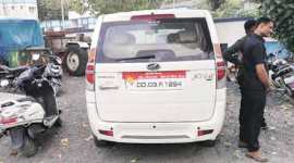 dalits gujarat, gujarat dalits, dalits una, dalit family lynched, gau rakshak,una dalits, cow skinning, dead cow skinning, dalits beaten up, dalit protests gujarat, guajrat dalit protests, una dalit protests, dalits cow vigilantes, cow vigilantes guajrat, india news