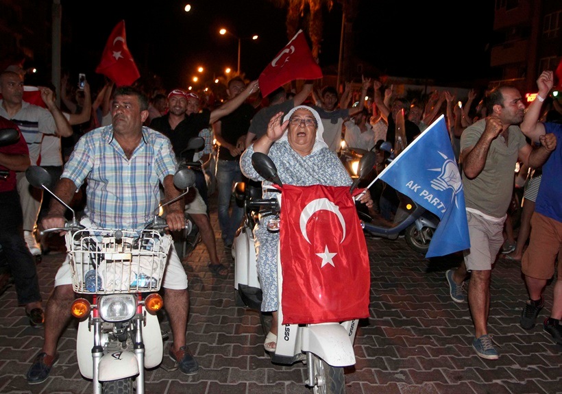 turkey, military coup, Turkey military, military tanks turkey, tanks in turkey, Turkey military coup, military uprising Turkey, news, latest news, international news, Turkey news, world news, turkey coup in pictures, turkey coup attempt pictures, social media turkey, Tayyip Erdogan, Istanbul airport, Istanbul airport military coup, Turkey uprising, Turkey situation, Turkey political situation, Turkey democracy, Turkey military