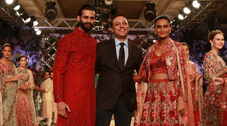 Varun Bahl, Varun Bahl collection, India Couture week, Varun Bahl designs, FDCI India Couture Week 2016, Vintage Garden Collection, Vintage Garden Collection varun bahl, Lifestyle news, 