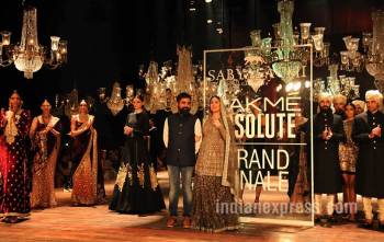 Solute Party Porn - LFW W/F 2016: A glowing Kareena Kapoor Khan looked resplendent for  Sabyasachi's opulent grand finale | Lifestyle Gallery News,The Indian  Express