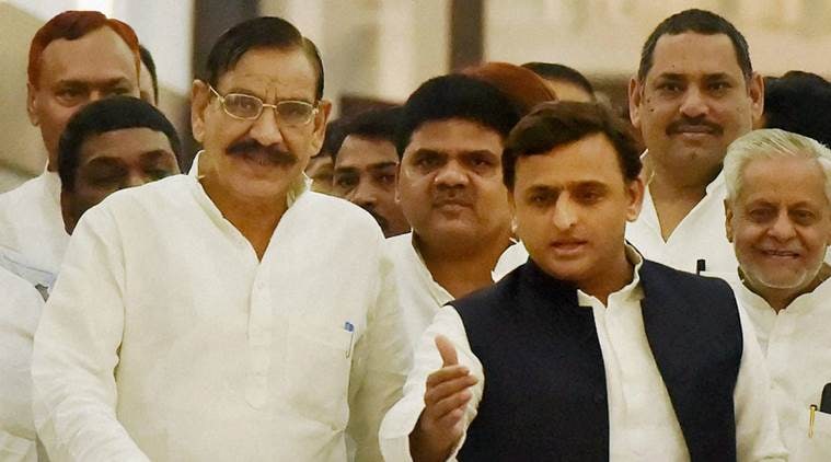 Lucknow : Uttar Pradesh Chief Minister Akhilesh Yadav arriving to attend monsoon session of Vidhan Sabha in Lucknow on Monday. PTI Photo by Nand Kumar (PTI8_22_2016_000136B)