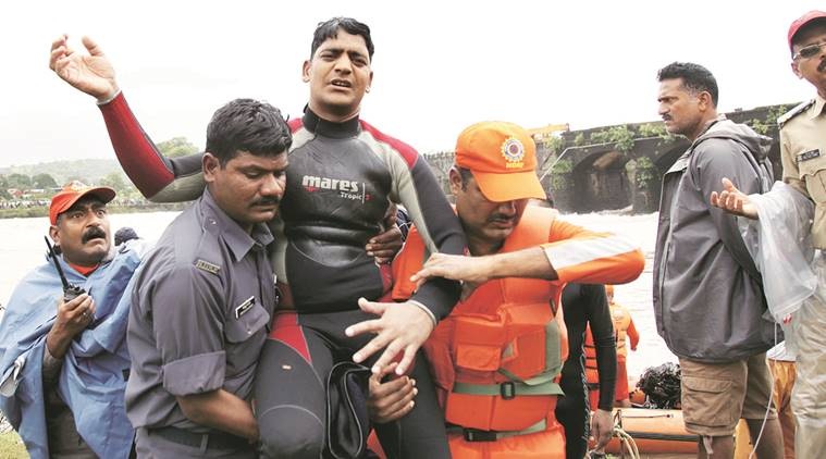 River bridge collapse on mumbai -goa highway at mahad due to hevy rains .NRDD team at the incident spot Express photo by Narendra vaskar