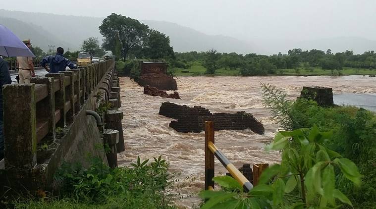 Bridge collapse, Mumbai bridge collapse, Mumbai-Goa Highway, Mumbai-Goa Highway bridge, Devendra Fadnavis, Fadnavis, Maharashtra Chief minister, Maharashtra CM Devendra fadnavis, Bridge collapse casualities, Mumbai news, India news