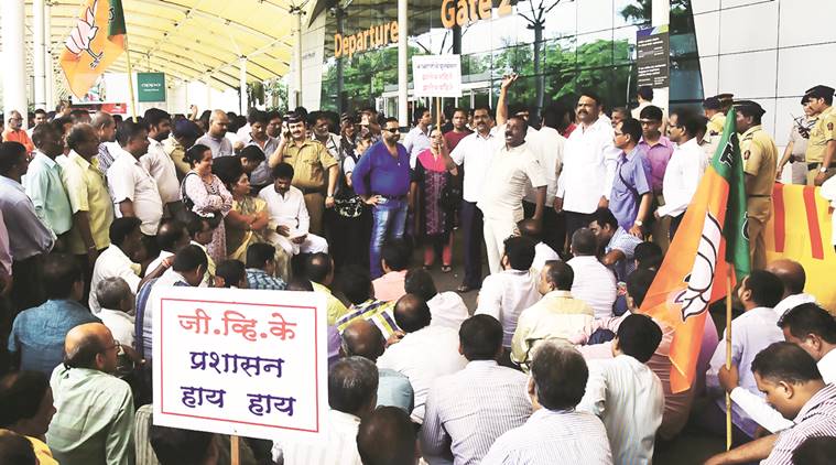 cambata employees, canbata aviation, cambata aviation ltd, kin protest, Chhatrapati Shivaji International Airport protest, mumbai, mumbai news, indian express news, india news