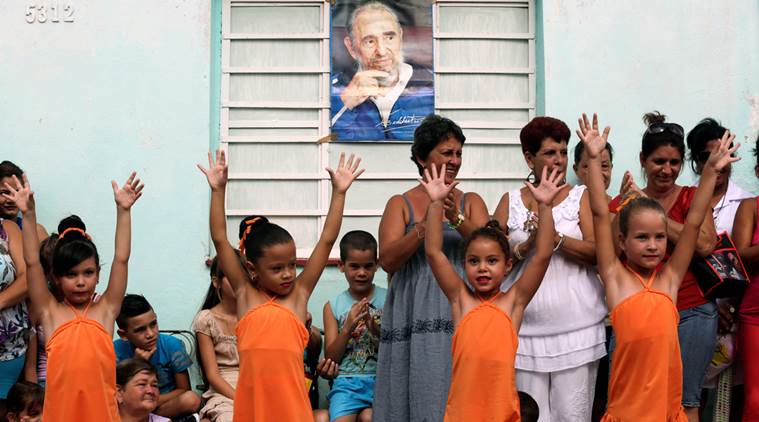 Cubans salsa into Fidel Castro’s 90th birthday | World News - The