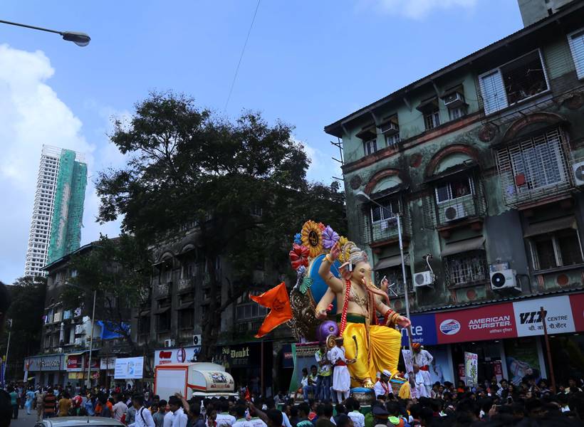 ganesha, ganesha idols, giant sized ganesha idols, ganesh chaturthi, ganesh chaturthi 2016,ganesh chaturthi in mumbai