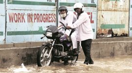 gurgaon, gurugram, gurgaon rail, gurgaon waterlogging, waterlogging gurgaon, gurgaon flood, gurgaon traffic, traffic in gurgaon, huda city centre metro station, gurgaon temple, guru dronacharya temples, Sheetla Mata Mandir Road, gurgaon schools closed, gurgaon residents, indian express news, gurgaon news, gurgaon rain updates, gurgaon traffic updates, delhi, delhi news, indian express hardlook