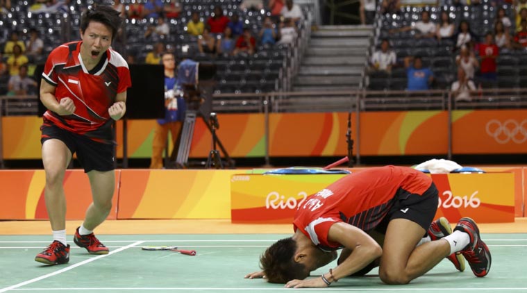  Indonesia  beat Malaysia for badminton mixed doubles gold 