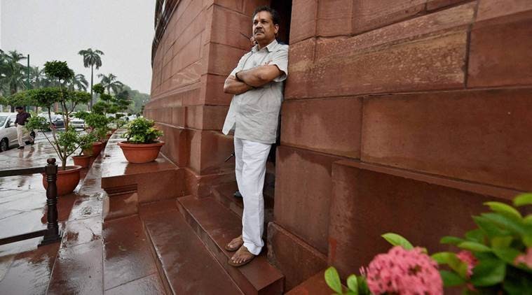 Kirti Azad drops hints of contesting 2019 Lok Sabha polls on Congress ticket