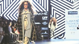 lfw 480 lakme fashion week, lakme fashion week winter festive 2016,ashish n soni, kareena kapoor, Delhi designer Ashish N Soni, designers, fashion, pregnant kareena kapoor, pregnant bebo, show stopper, lfw, indian express talk