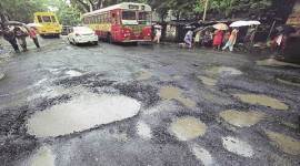 Maharashtra, two mean crushed, men crushed by dumper, dumper kills men maharashtra, Pandre Pada maharashtra, india news