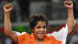 Sakshi Malik, Sakshi Malik India bronze, Sakshi Malik bronze medal, Sakshi Malik india wrestler, Sakshi Malik rohtak, air india felicitates sakshi malik, air india sakshi malik, Sakshi Malik rohtak house, Sakshi Malik parents, Sakshi Malik wrestling video, sports, rio olympics
