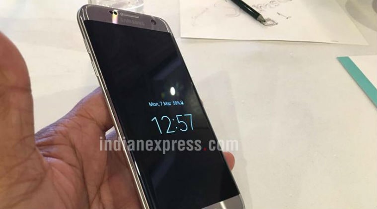 Motorola, Samsung, Motorola vs Samsung, always-on display, Samsung Galaxy Note 7, Galaxy Note7, Samsung Galaxy S7 edge, Microsoft Lumia, first always-on display, smartphones, technology, technology news 