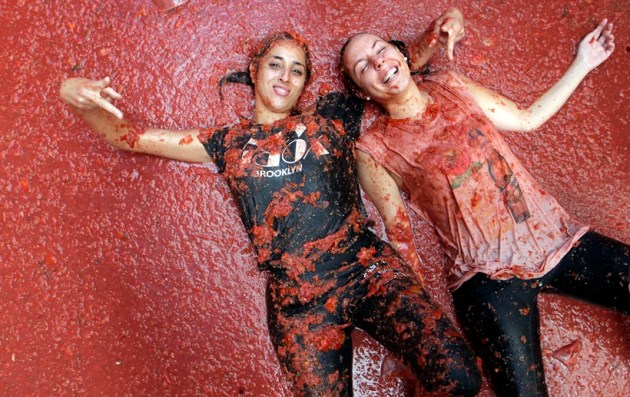 la tomatina, tomatina, tomatina festival, spain, spain la tomatina, spain tomatina festival, tomatina festival history, Bunol, Bunol tomatina, tomatina festival photos, spain news, latest news