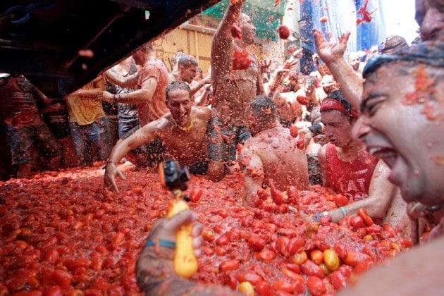 la tomatina, tomatina, tomatina festival, spain, spain la tomatina, spain tomatina festival, tomatina festival history, Bunol, Bunol tomatina, tomatina festival photos, spain news, latest news
