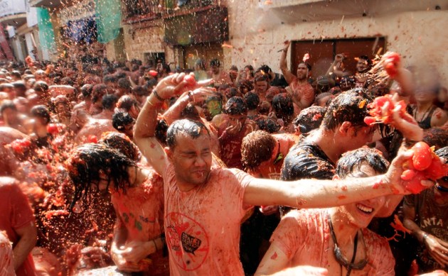 la tomatina, tomatina, tomatina festival, spain, spain la tomatina, spain tomatina festival, tomatina festival history, Bunol, Bunol tomatina, tomatina festival photos, spain news, latest news