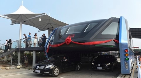 China Transit elevated Bus, China TEB bus, elevated bus technology, China, China TEB, China project, China media, China journalists, China Beijing TEB, Beijing TEB, China elevated bus project