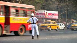 Kolkata, kolkata traffic police, kolkata traffic police uniform, LED fitted uniform, india news, indian express news