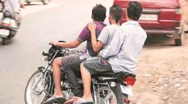 pune, pune two wheelers, pune two wheeler accidents, pune helmets, two wheeler helmet rule, pune news, india news