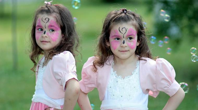 identical twins benefits, twins life expectancy, healthy twins, friendship between twins, twins live longer