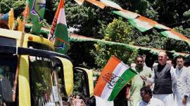 kerala congress, congress infighting, kerala congress dispute, congress dispute in kerala, congress leader hit by eggs, eggs thrown at congress leader, K Muraleedharan, Rajmohan Unnithan, india news, kerala news, congress news