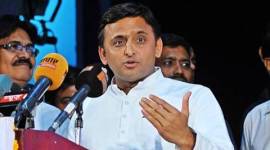 samajwadi party smarphone yojana, akhilesh yadav, free smartphone UP, uttar pradesh free smarphones, smartphone distribution UP, free phone distrubution UP, aklhilesh free smartphones