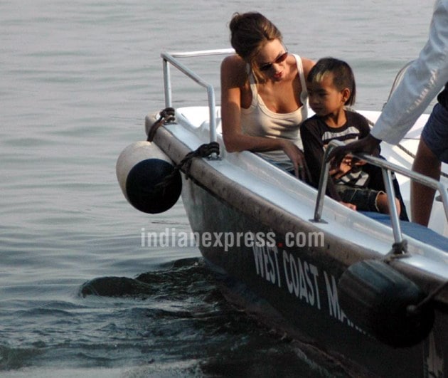 Angelina Jolie, Brad Pitt, Brangelina, Brangelina split, Brangelina divorce, Angelina Jolie Brad Pitt, Angelina Jolie Brad Pitt divorce, Angelina Jolie Brad Pitt split, Angelina Jolie Brad Pitt separate, Jolie, Pitt, Angelina, Brad, Jolie Pitt Split, Jolie Pitt divorce, Entertainment, indian express, indian express news