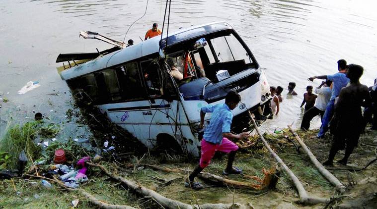 Congress MLA invites criticism over selfie at Madhubani bus accident ...