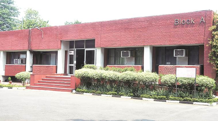 Self-financing housing scheme, chandigarh employees' union, chandigarh, arun jaitley, chandigarh housing board, Chandigarh news, India news, latest news Indian express