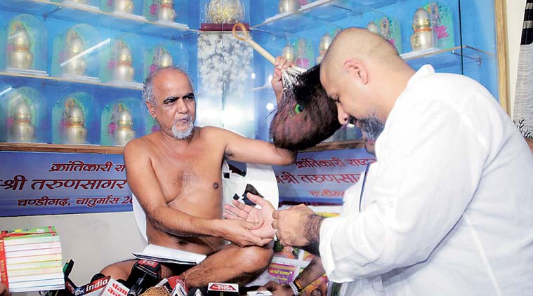 vishal dadlani, vishal dadlani tweets, tarun sagar, tarun sagar vishal dadlani, dadlani jain monk tweet, jain  monk haryana assembly. haryana news, india news