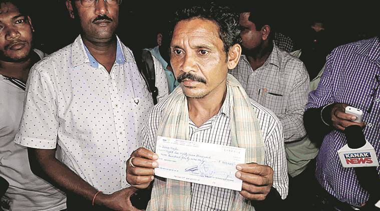 Dana Majhi, Dana Majhi incident, Dana Majhi Odisha government, Dana Majhi wife's body, Dana Majhi carry wife's body, Dana Majhi hospital, Odisha government, Odisha hospital, India news