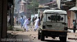 Jammu and Kashmir, Stone pelters, Kashmir stone pelters, first-time stone pelters, amnesty for stone-pelters, Mehbooba Mufti, Kashmir unrest, india news, Indian Express news